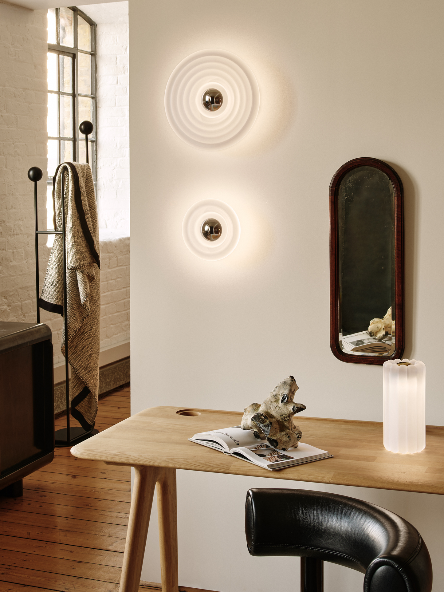 Press Table Frosted LED UN USA